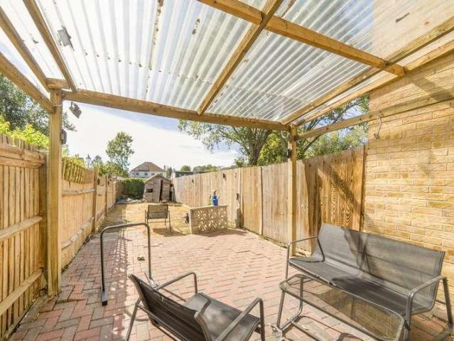 House for sale in Harrow Weald, Greater London