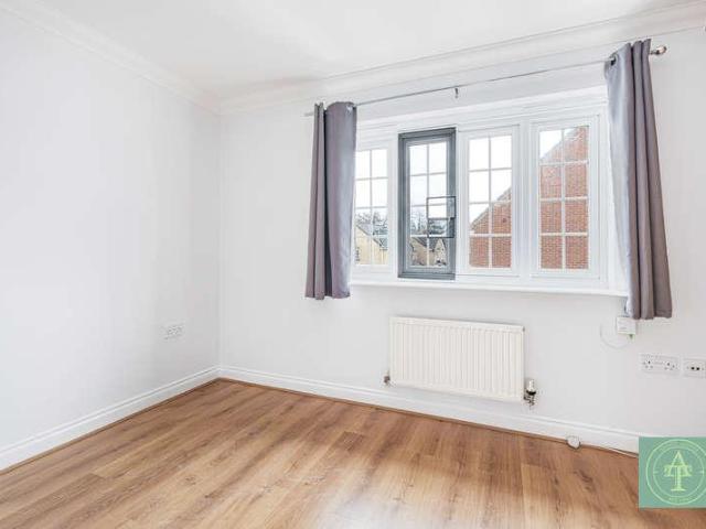 House for sale in Brunswick Park, Greater London