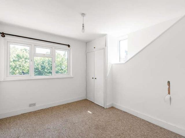 House for sale in Oxted, Hillview