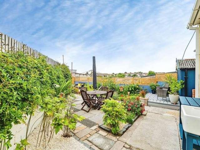 House for sale in Cefn Glas, Wales