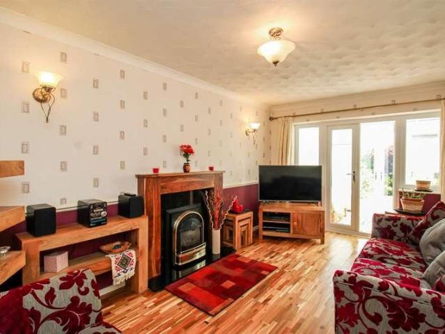 House for sale in Crigglestone, West Yorkshire