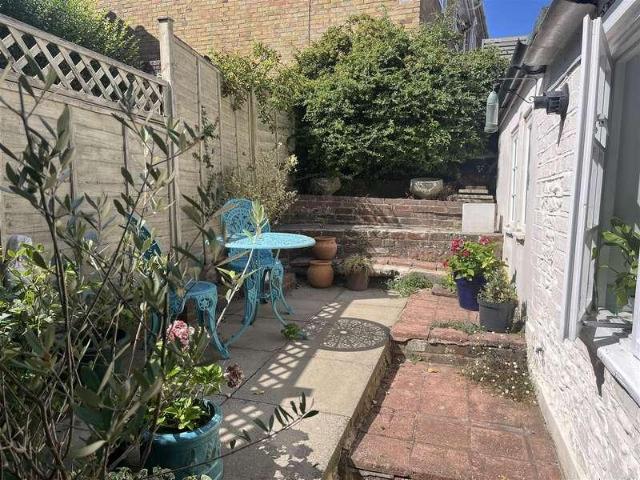 House for sale in Arundel, Clapham