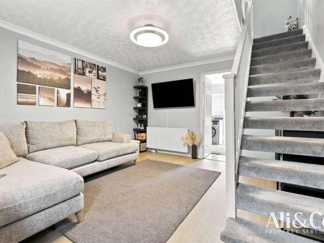 House for sale in Badgers Dene, Grays