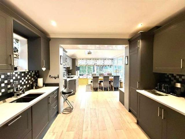 House for sale in Chiseldon, Swindon