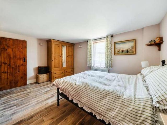 House for sale in London Borough of Merton, Mitcham