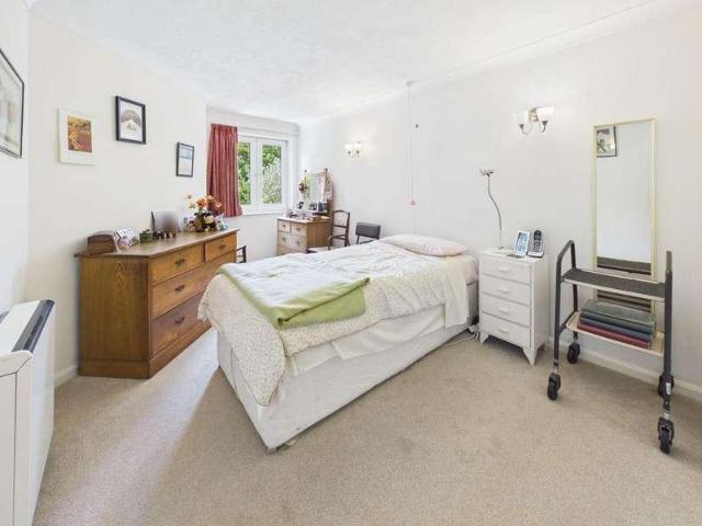 House for sale in Hillview, Surrey
