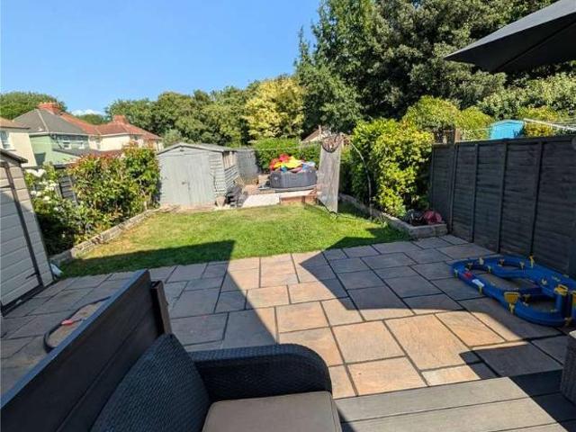 House for sale in Kingswood