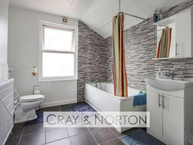 House for sale in London Borough of Croydon, Selhurst