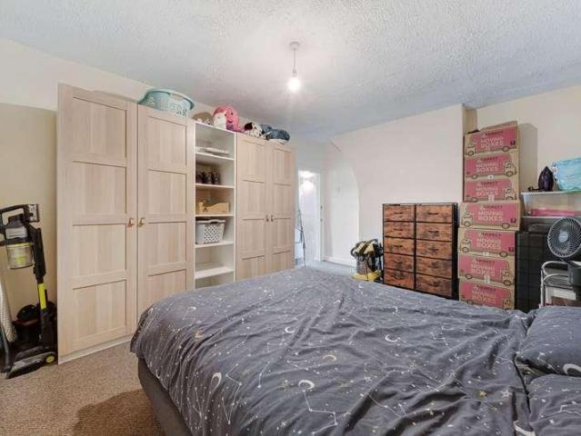 House for sale in Halton