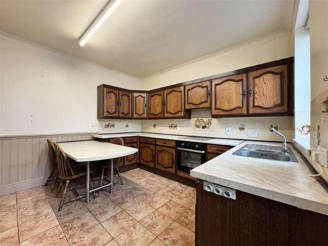 House for sale in Mapplewell, Barnsley