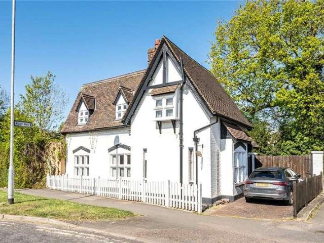 House for sale in Elstree and Borehamwood, Borehamwood