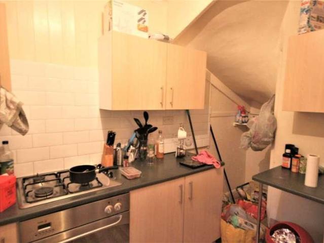 House for sale in Hyde Park, Leeds
