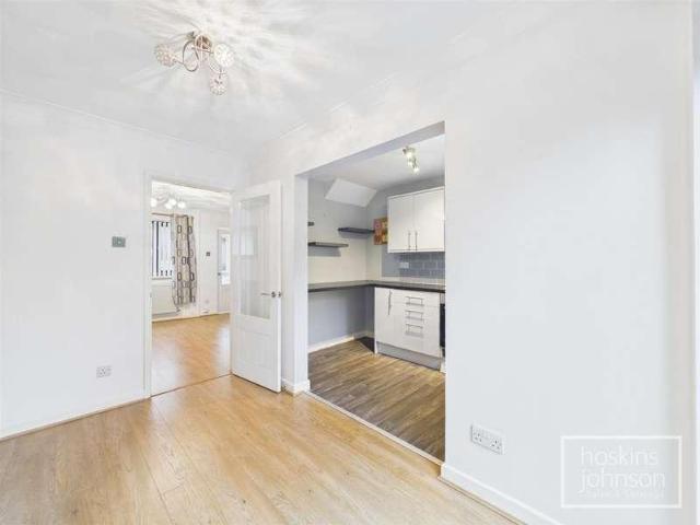 House for sale in Glyncoch, Coed-y-cwm