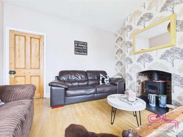 House for sale in Winshill, Beamhurst