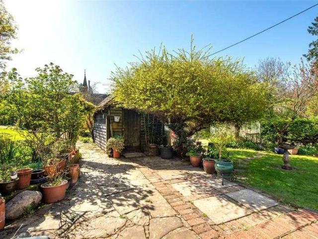 House for sale in Pachesham Park, Surrey