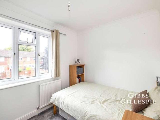 House for sale in Little Stanmore, Greater London