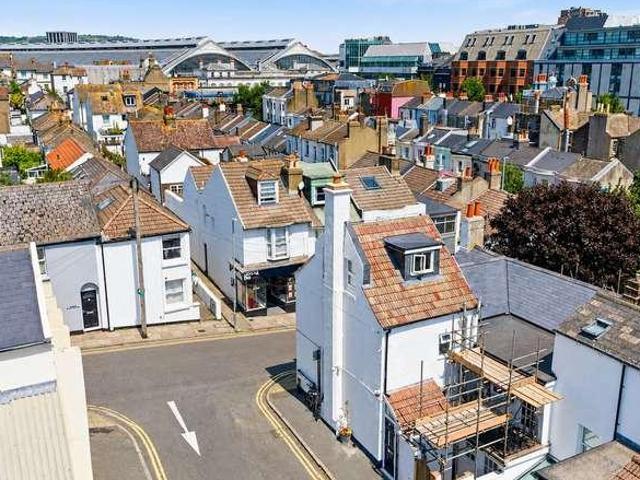 House for sale in Round Hill, Brighton & Hove