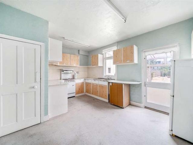 House for sale in London Borough of Merton, Raynes Park