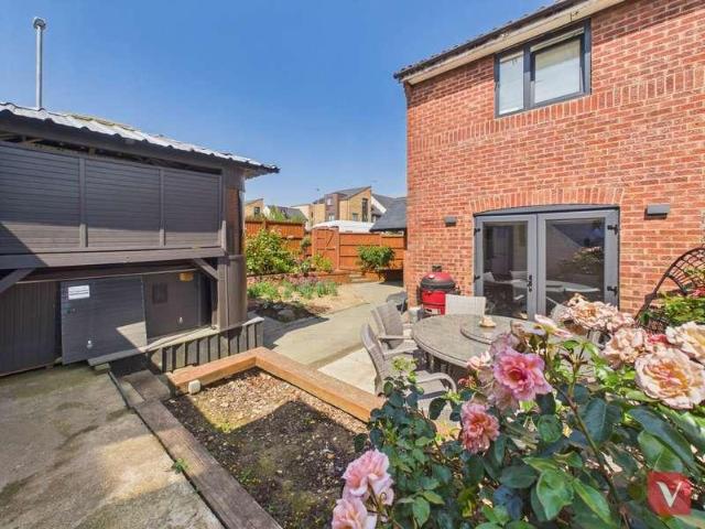 House for sale in Lewsey Farm, Luton
