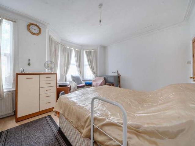 House for sale in London Borough of Ealing, Hanwell