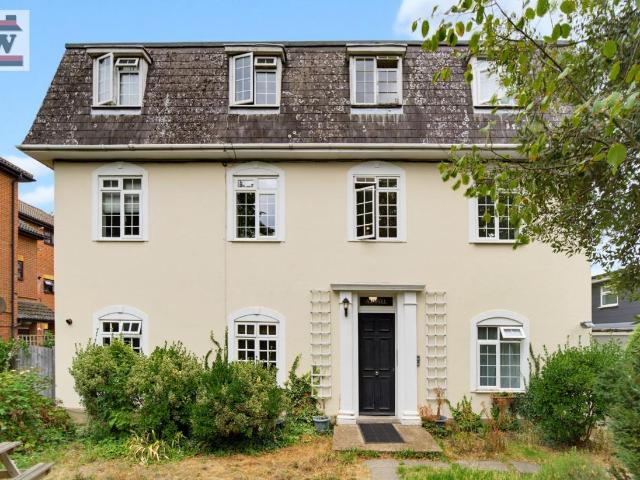 House for sale in London Borough of Hounslow, Spring Grove