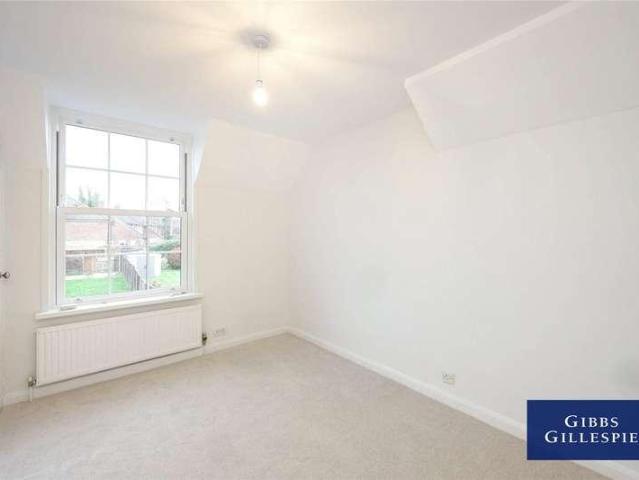 House for sale in Swallow, Buckinghamshire