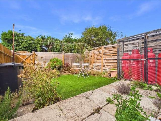 House for sale in Mortimer, West Berkshire