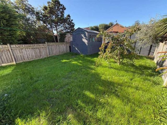 House for sale in Greengates, West Yorkshire