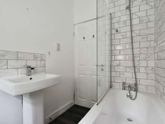 House for sale in Troed-y-rhiw