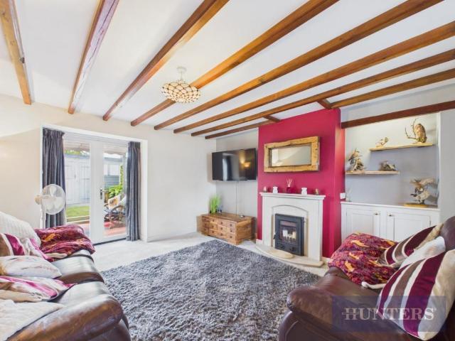 House for sale in Cayton