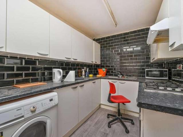 House for sale in E13, London