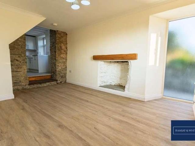 House for sale in Tredomen, Hengoed