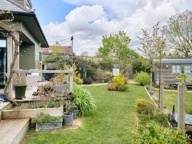House for sale in Lower Halliford, Surrey