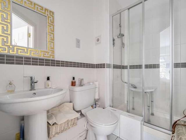 House for sale in Fole, Surrey