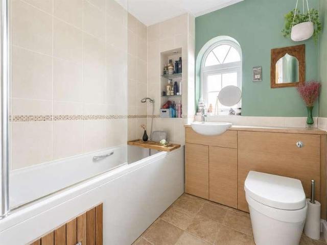 House for sale in Chipping Hill, Essex