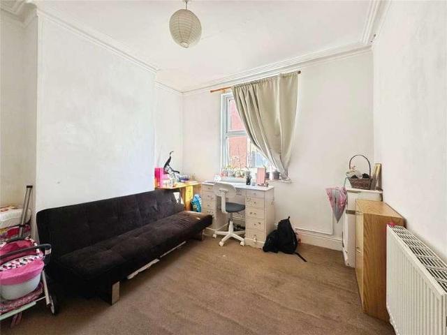 House for sale in Elmfield, Leicestershire