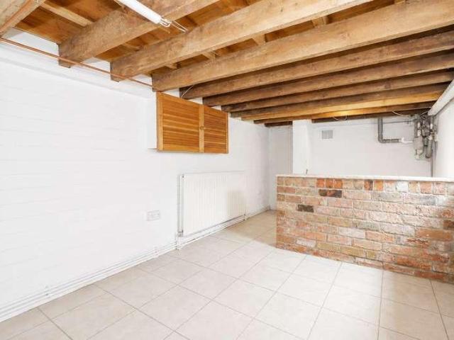 House for sale in Wrenthorpe, West Yorkshire