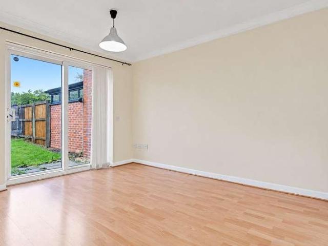 House for sale in Barnfield, Swindon