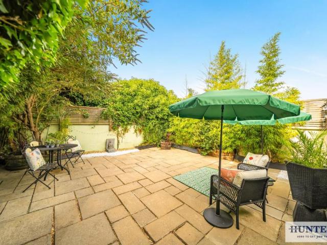 House for sale in Shooters Hill, Greater London