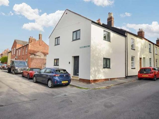 House for sale in Stone, Baswich