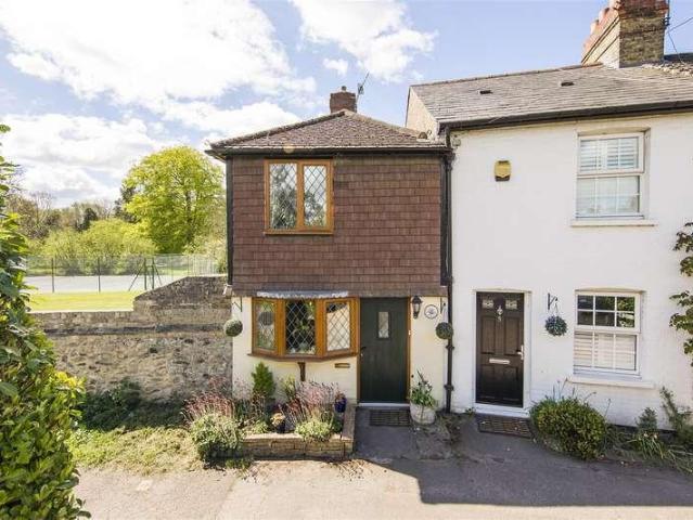 House for sale in The Butts, Kent