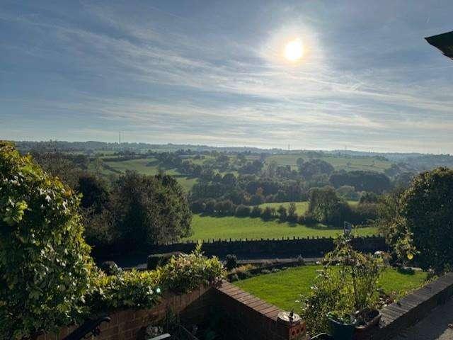 House for sale in Overthorpe, West Yorkshire