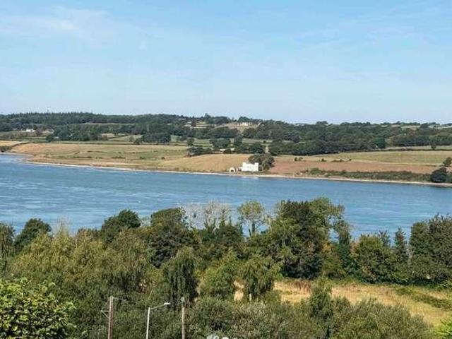House for sale in Y Felinheli, Wales