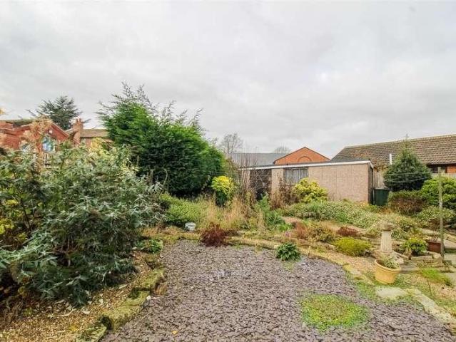 House for sale in Wakefield, West Bretton