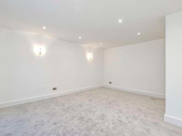 House for sale in North Watford, Hertfordshire