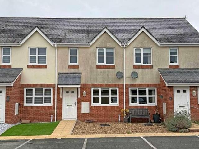 House for sale in Llanddaniel Fab, Wales
