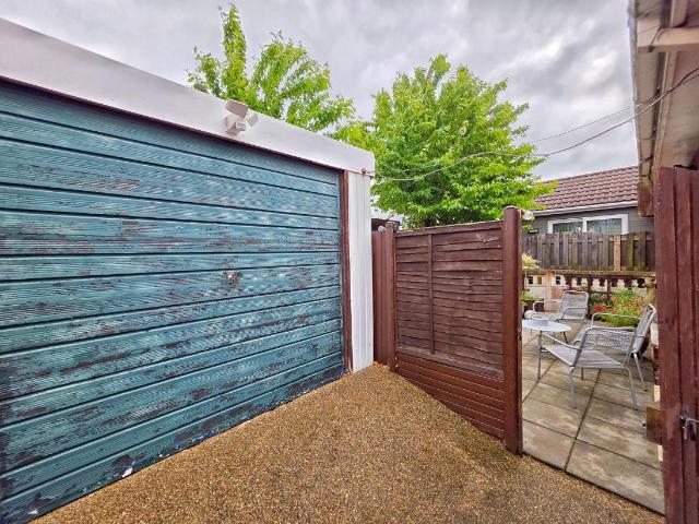 House for sale in Barnsley, Monk Bretton
