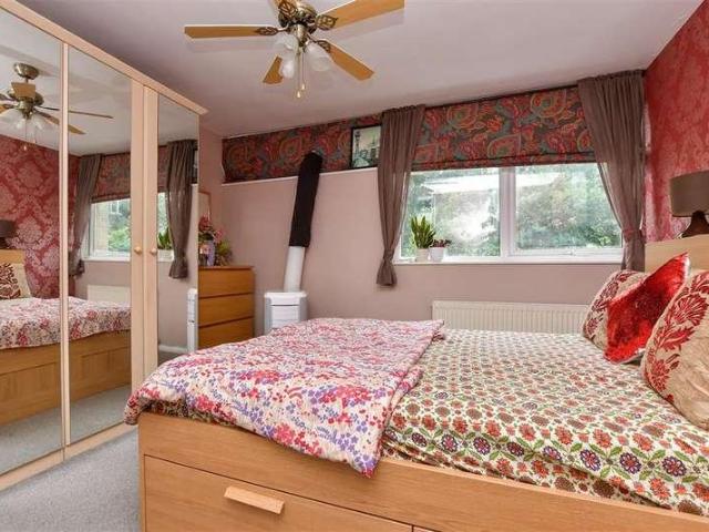 House for sale in Purley, Purley