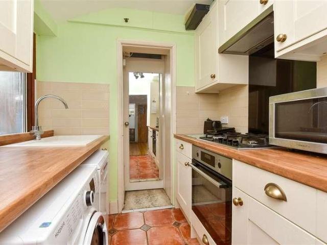 House for sale in Hillview, Surrey
