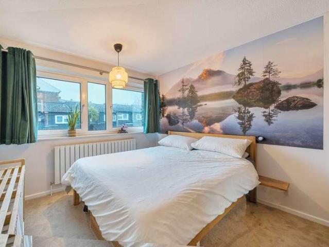 House for sale in Southfields, Greater London